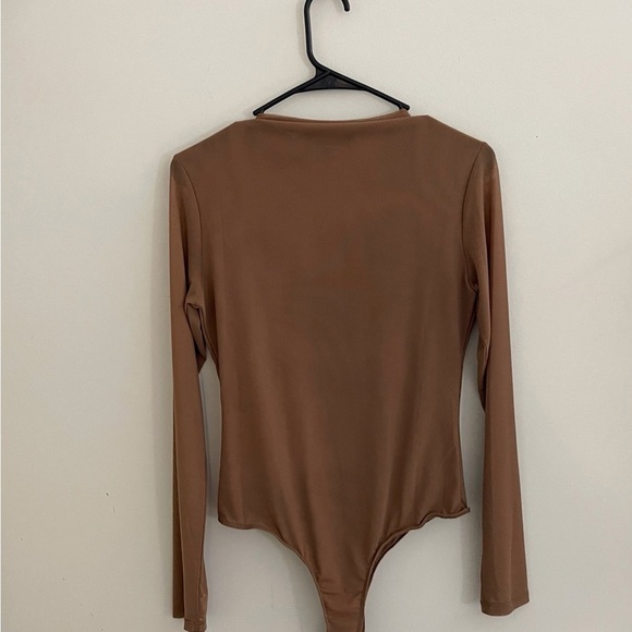 New Paxton sheer sleeve bodysuit - Picture 2 of 5